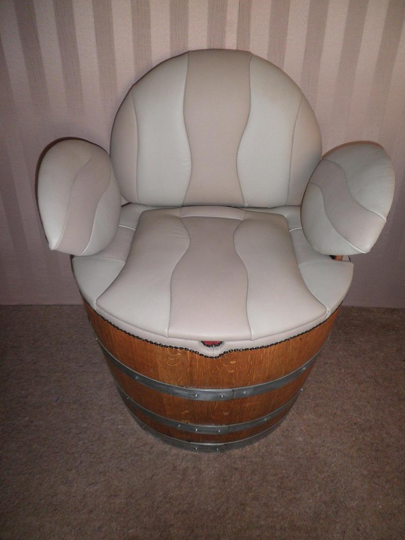 deluxe barrel chair